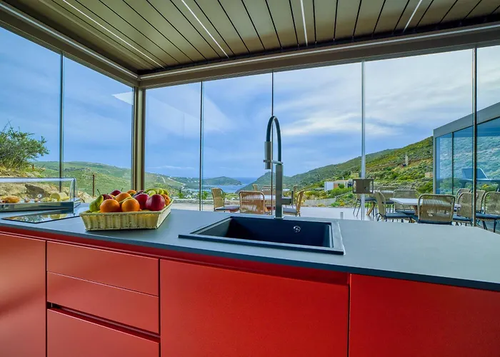 Heliades With Private Pool Kato Fellos